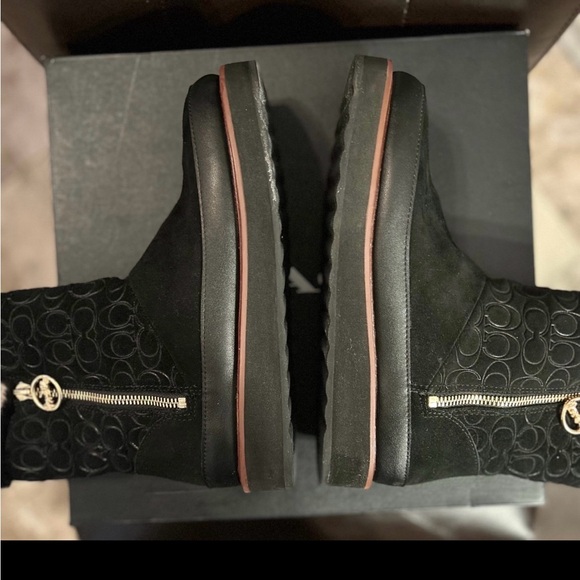 Coach Logo Fur Lined Boots Black Size 7.5 - Picture 8 of 12